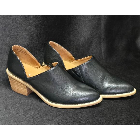 Cynthia Rowley Eddie Black Low Cut Ankle Bootie Faux Leather Chunky Heel Shoe - Picture 1 of 8